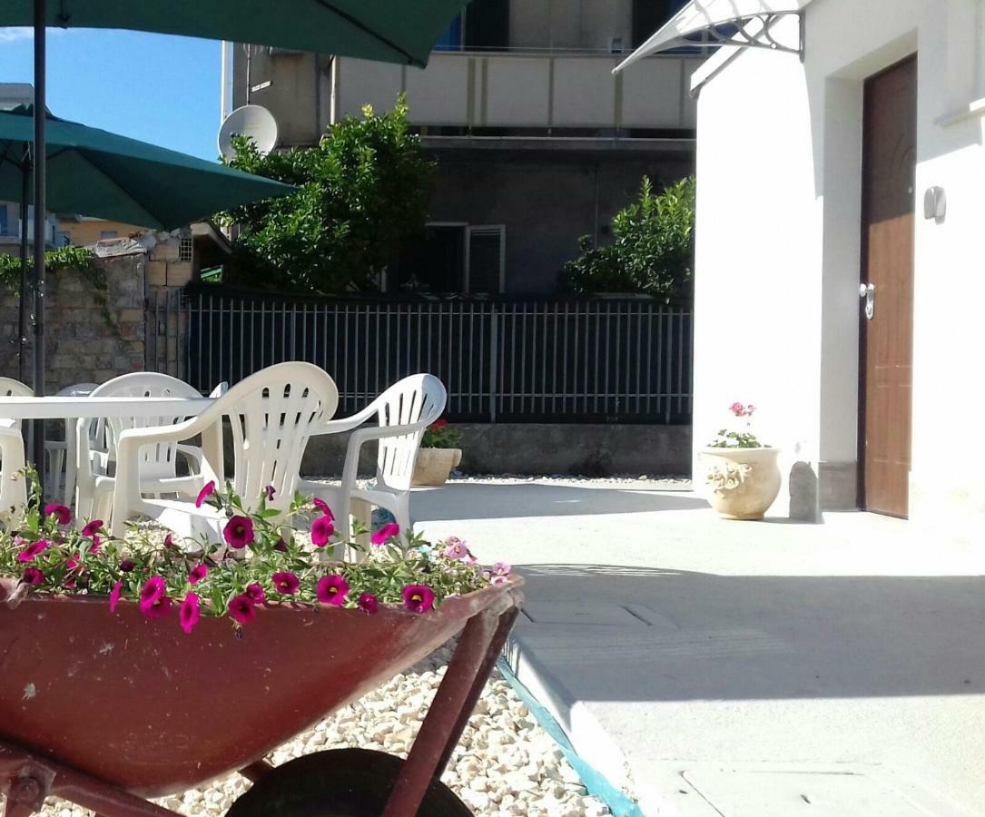 I Villini Apartment Pescara Bagian luar foto
